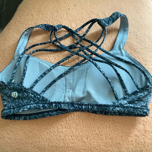 Lululemon sports bra - Picture 2 of 4